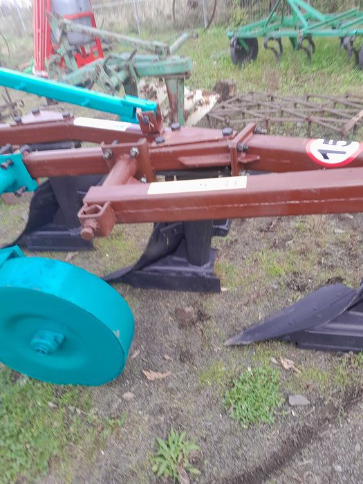 Плуг грудьонс Польща, трьохкорпусний  2+1