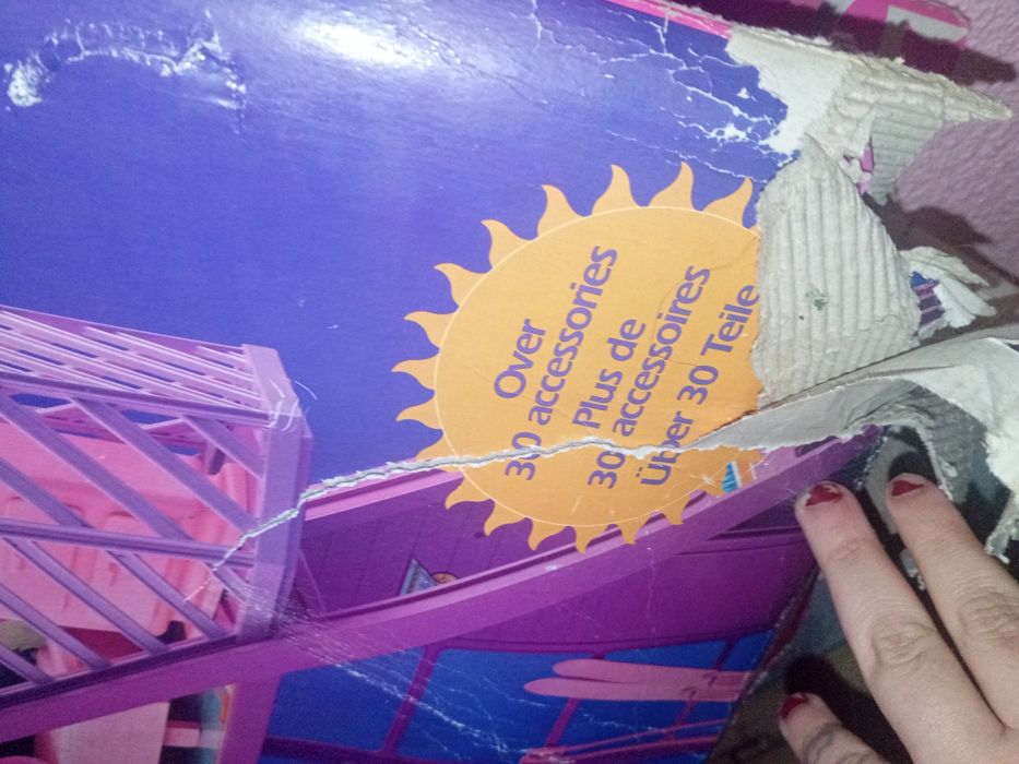 Brinquedo Barbie defeito na caixa não sei se está completo