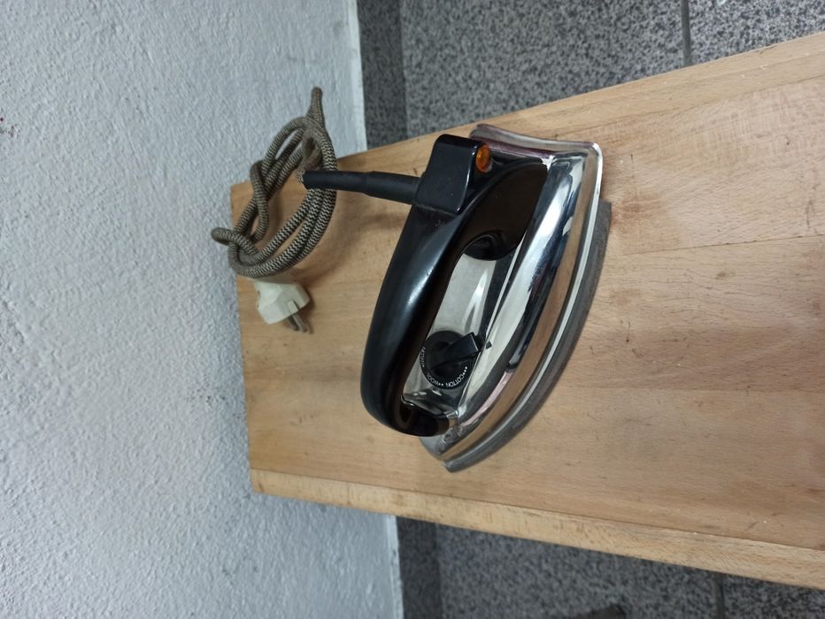 Ferro passar antigo totalmente funcional