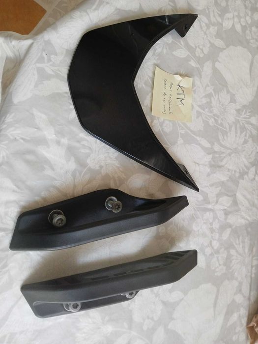Spoiler e pegas de pendura KTM 690 DUKE