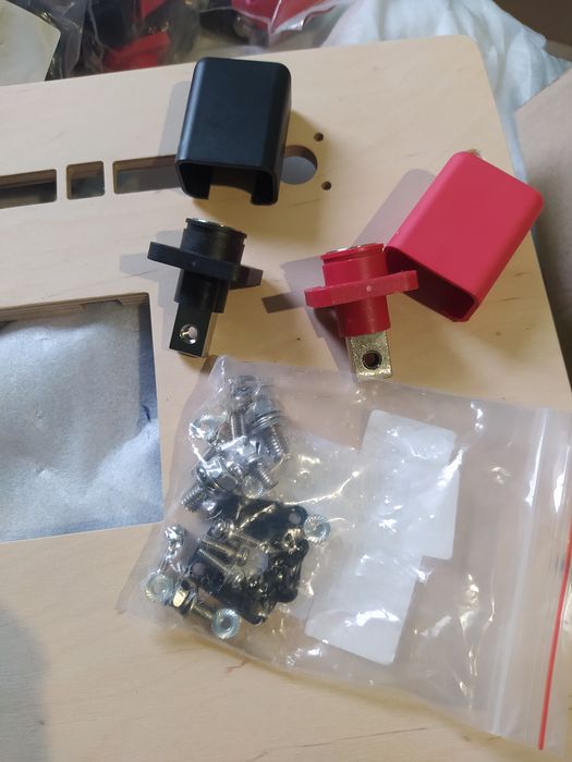 Клеми прохідні  200А для LiFePo4