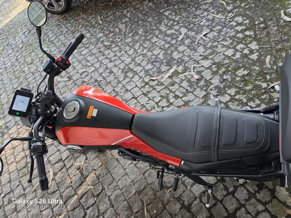 Benelli Leoncino 125cc  Garantia 05/2027