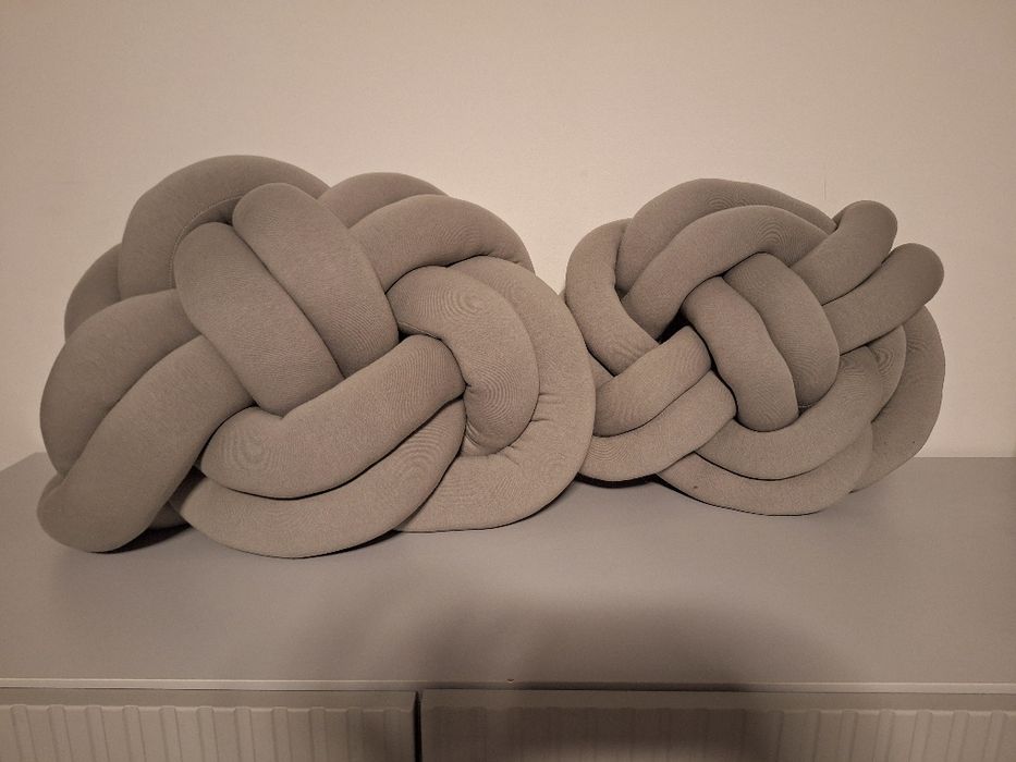 Poduszki dekoracyjne knot,węzeł