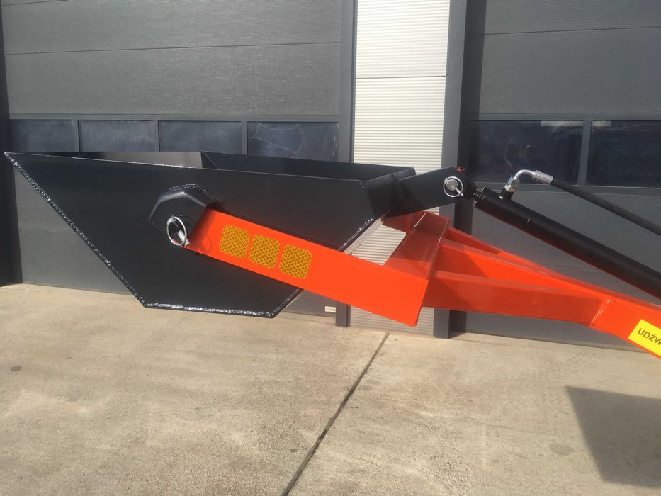 Ładowacz do mini ciągnika hydrauliczny