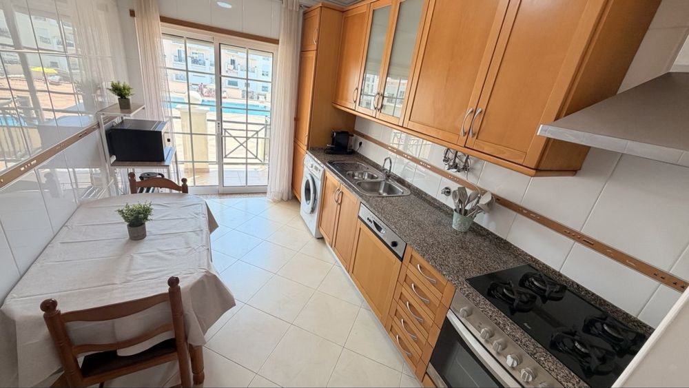 Ultimas semanas de Set 2026 - Ferias (Alugar) - T2  a 700m da Praia • Piscina, Garagem, A/C e Wi-Fi 6 • Armação de Pêra
