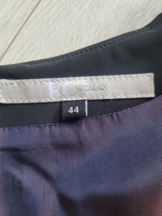 Sukienka czarna  44