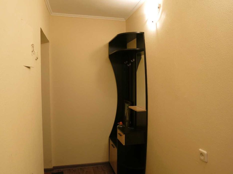 Продам отличную двушку в Центре на улице Пушкинской - всё есть.