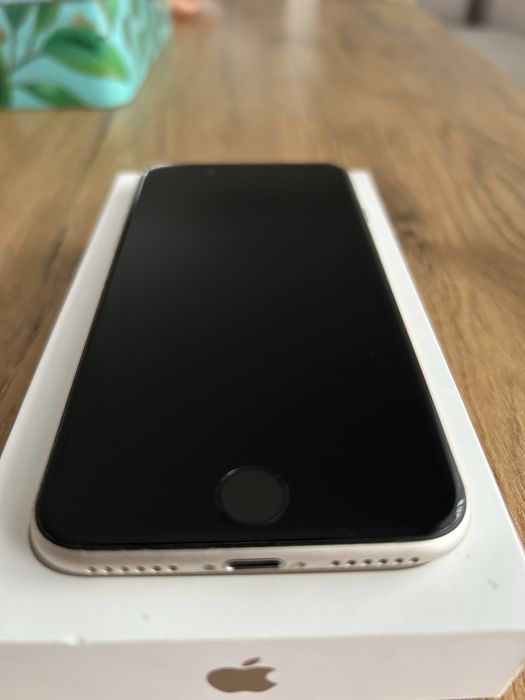Apple Iphone SE 2022 - Stan idealny - komplet + szkła ochronne
