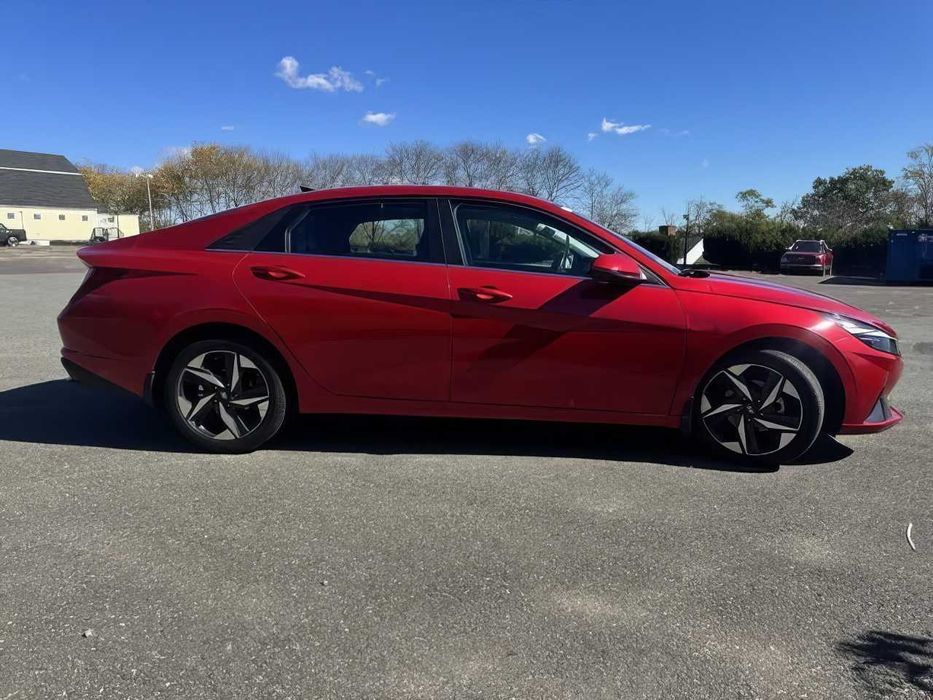 Hyundai Elantra      2023