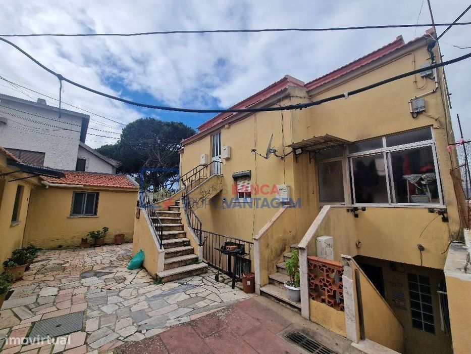 Prédio em propriedade total em Alcabideche (Cascais)