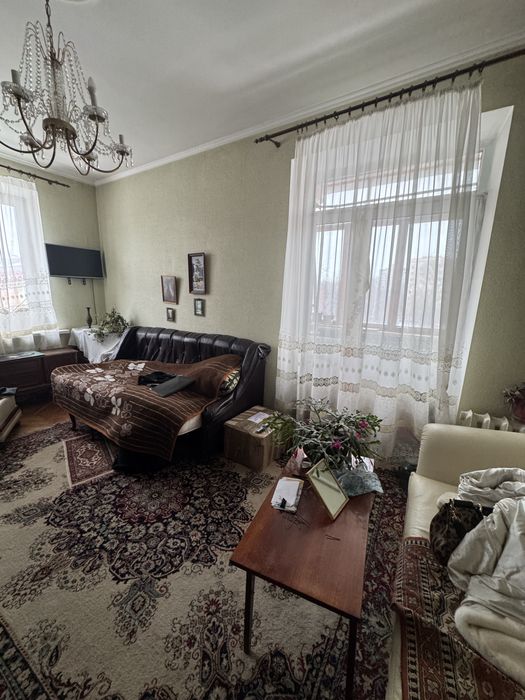 Вышгородская,4 сталинка