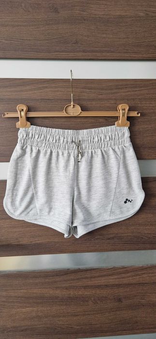Krótkie spodenki Only Play rozmiar 36