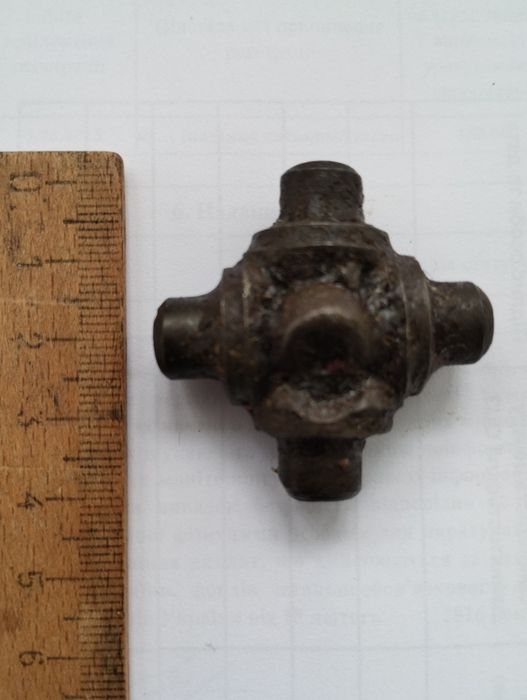 До К-750 хрестовина кардана,  "СОБАЧКА" і захисне скло.