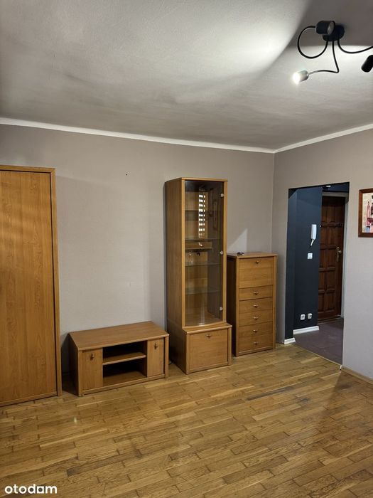37,70 m2 - do zamieszkania od zaraz, do odświeżenia - Pawlikowskiego