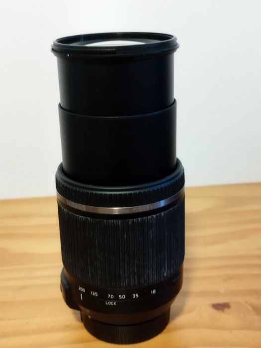 Kit Nikon 3200 com 3 lentes.