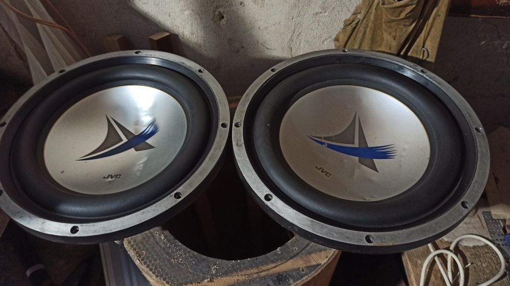 ПРОДАМ   акустику в машину  JVC, усілок  SONY
