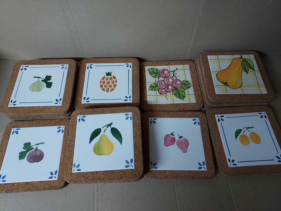 Base de Cortiça com Azulejo Pintado – Tema Frutas