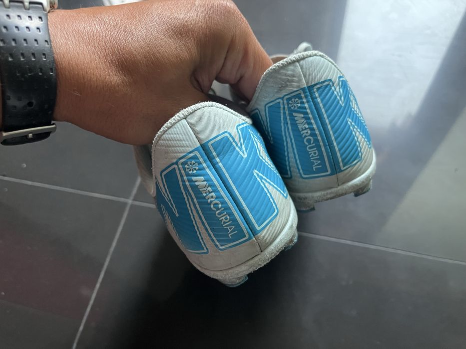 Chuteiras Nike Mercurial tam. 34