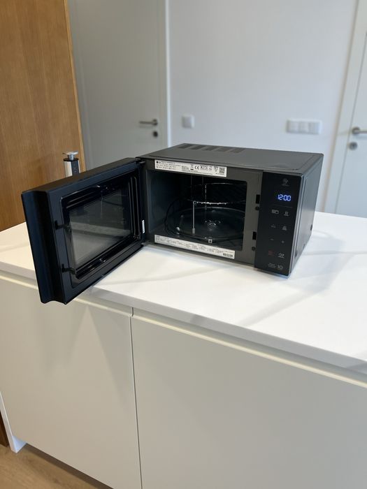 MICRO-ONDAS LG de 25L, 1000W com Grill