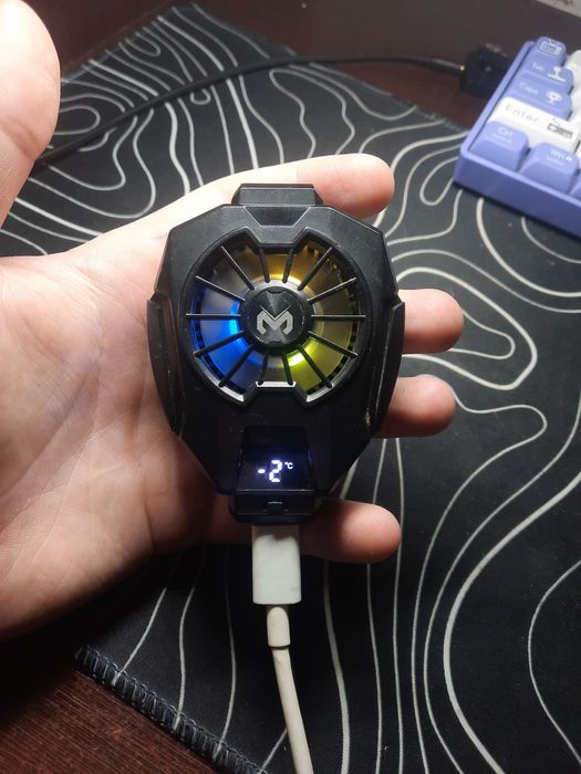 Ігровий кулер для смартфона MEMO, робочий стан