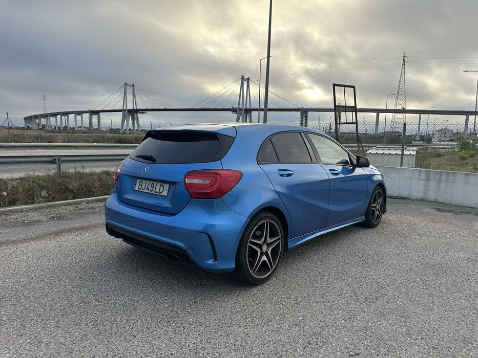 Mercedes-Benz A180 AMG Aceito Retoma