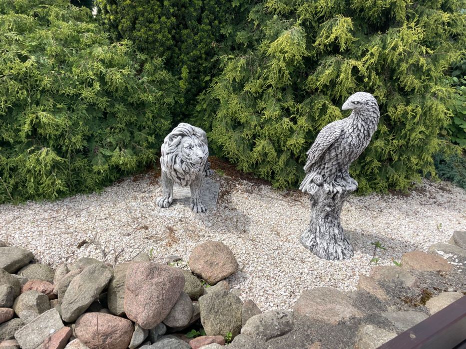 Betonowe posągi i donice ogrodowe