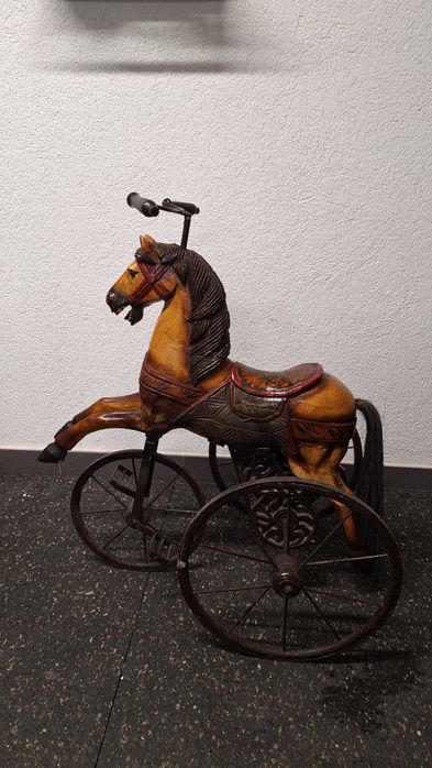 trójkołowy rowerek w kształcie konia