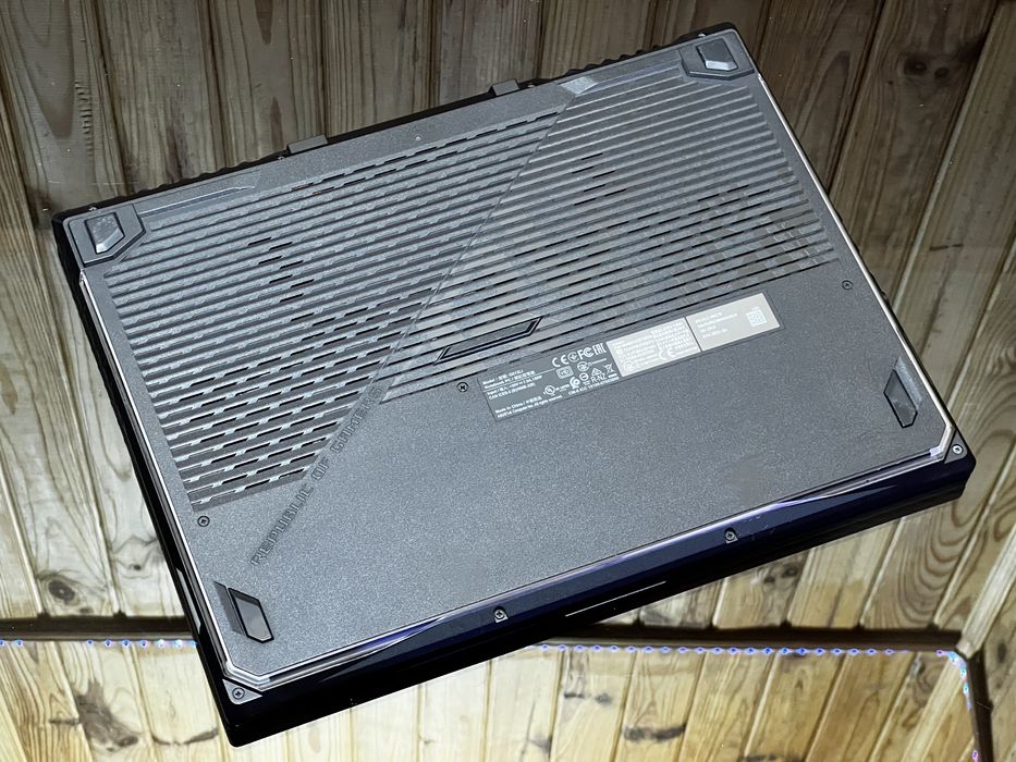 Asus ROG Strix 15, GTX1650ti, I7 10870h, 144hz