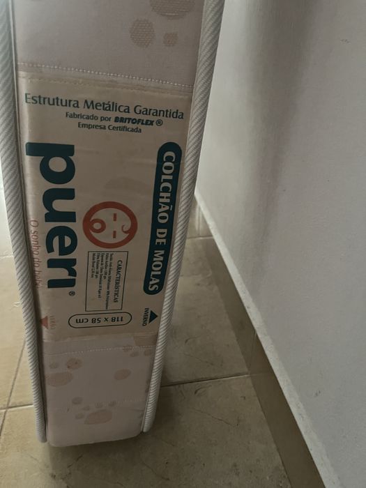 Vendo colchão para cama/ berço de bebé