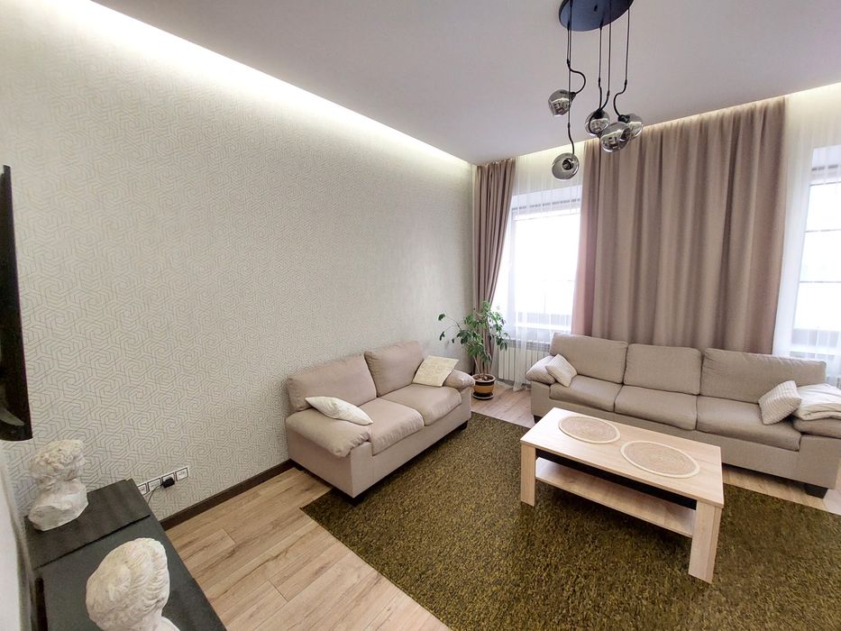 Аренда квартира Коттедж Центр проспект Центральний / Садовая Таунхауз