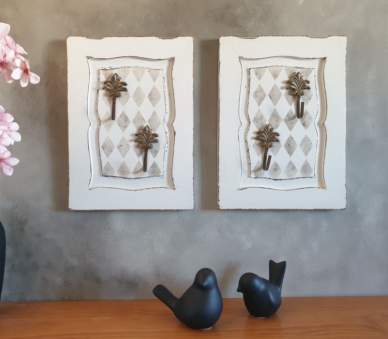 Pequeno cabide de parede ( preço unitário) Small wooden wall hanger