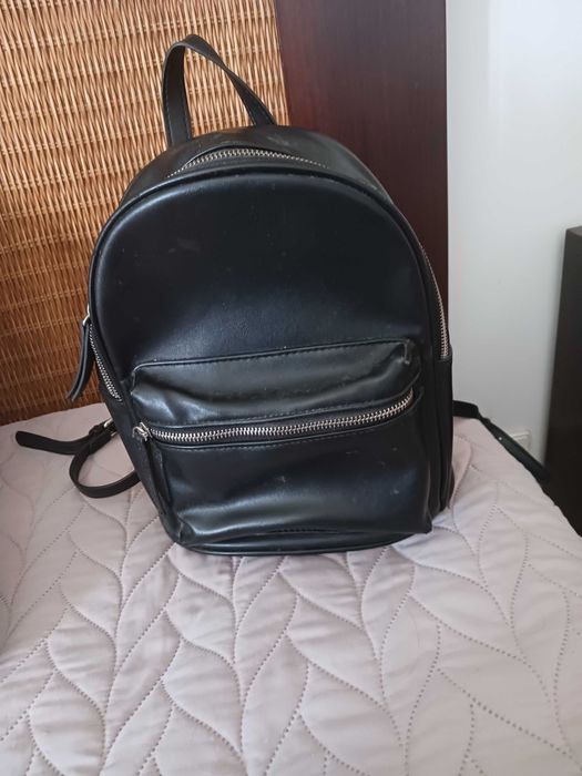 Mochila pequena preta64750730312195120