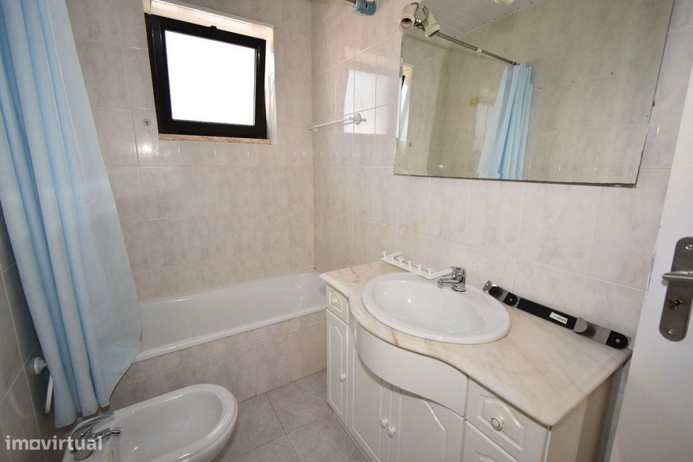 Apartamento T3 arrendado - para Investimento– Localização Central e Ót