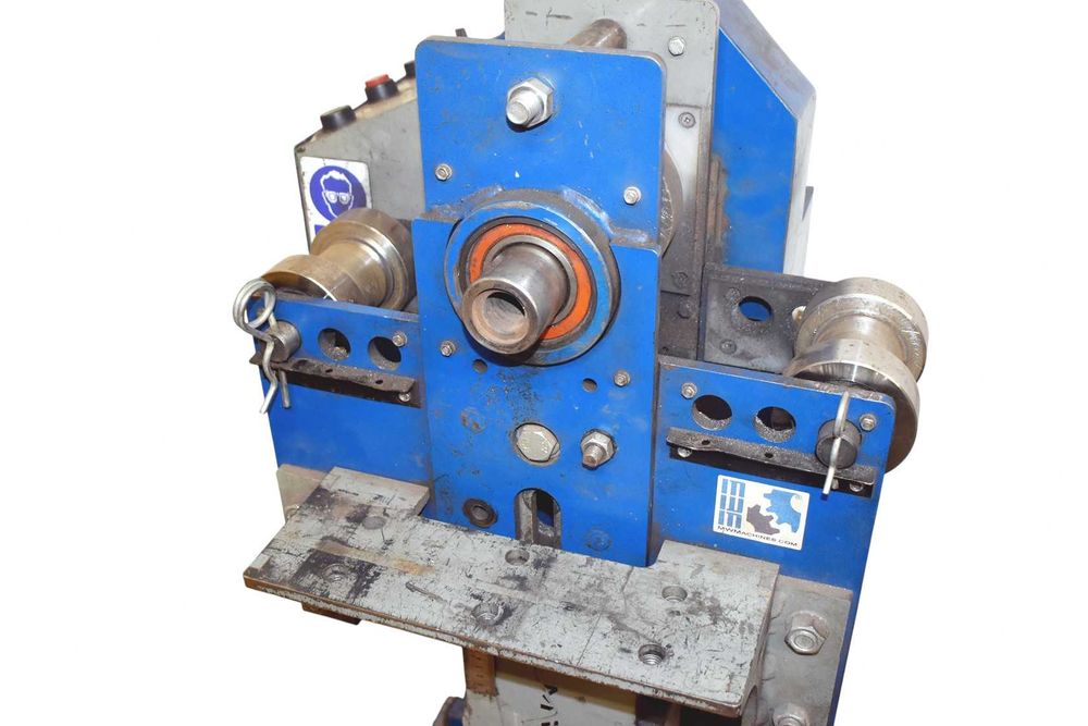 Mechaniczna walcarka / skręcarka / giętarka tralki 4W1 model TRB-150A