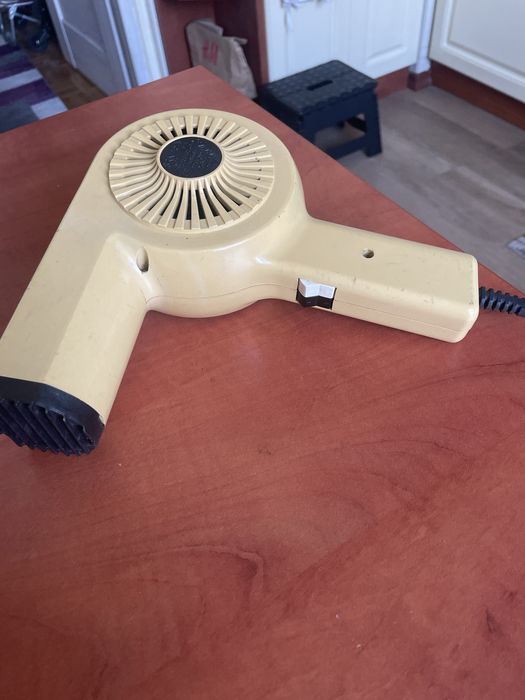 Suszarka do włosów Farel