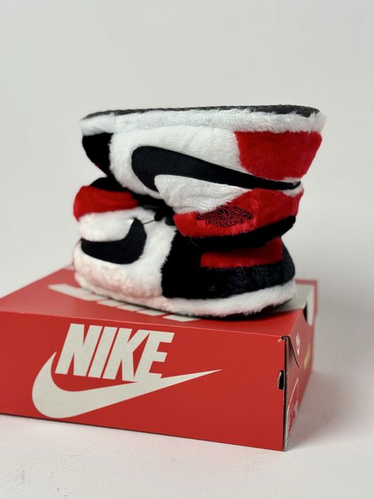 Kapcie pluszowe jak Nike Jordan 1