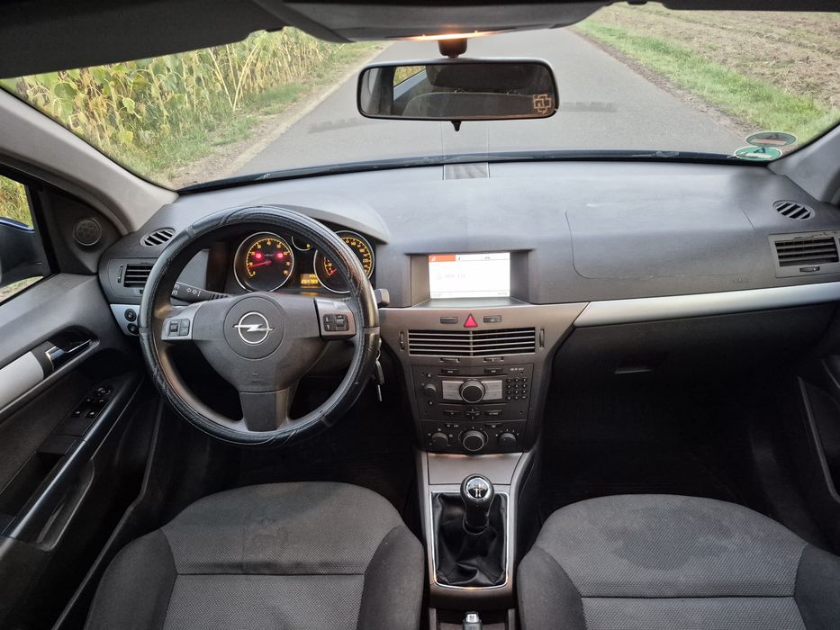Opel astra h 1.6 benzyna 105km kombi manual hak