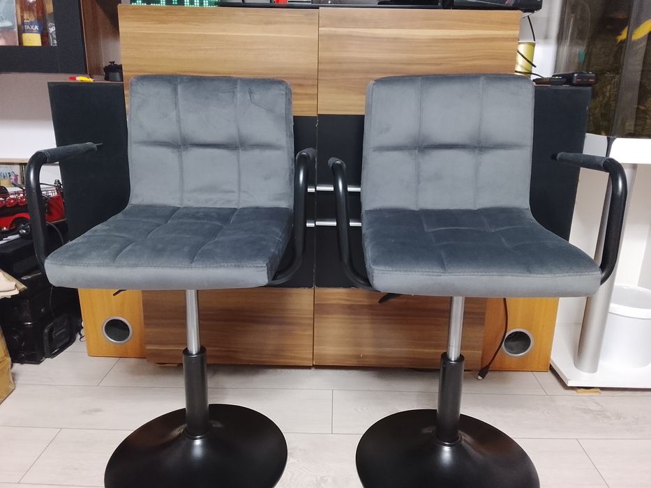 Krzesła barowe obrotowe