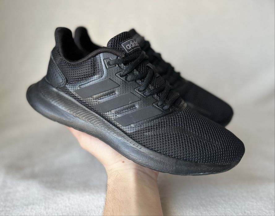 Кросівки жіночі Adidas Runfalcon
