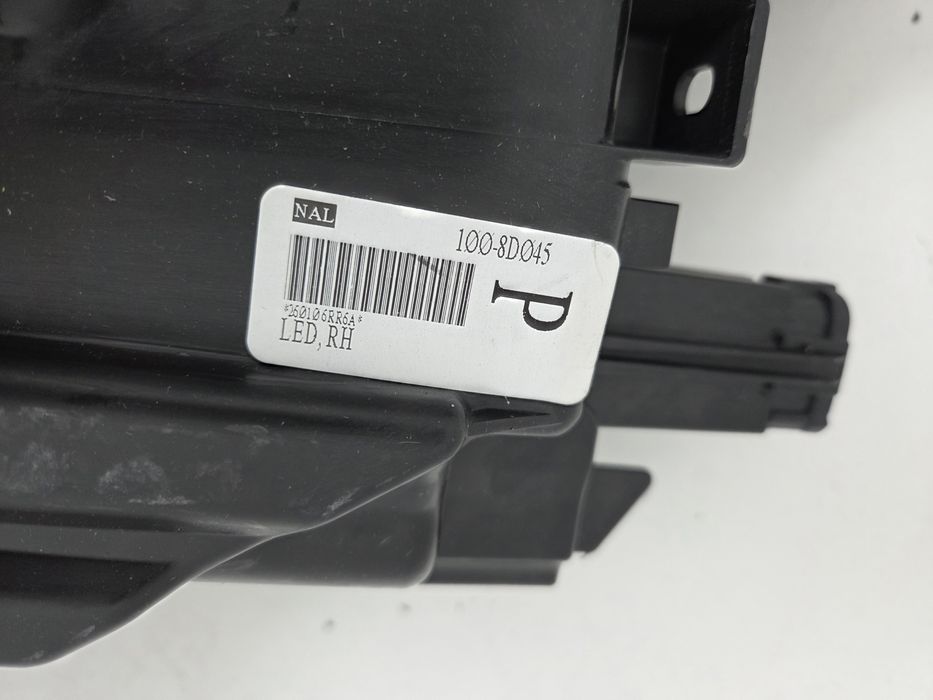 Фара права Nissan Rogue T33 2021-2025 Темна USA