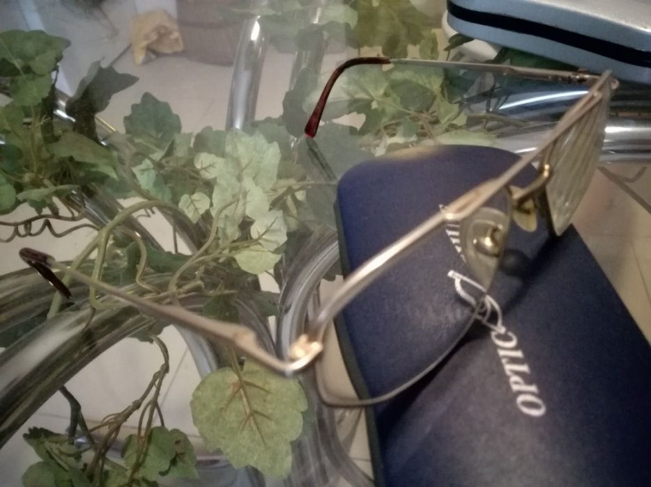 Oprawki do noszenia lub czytania