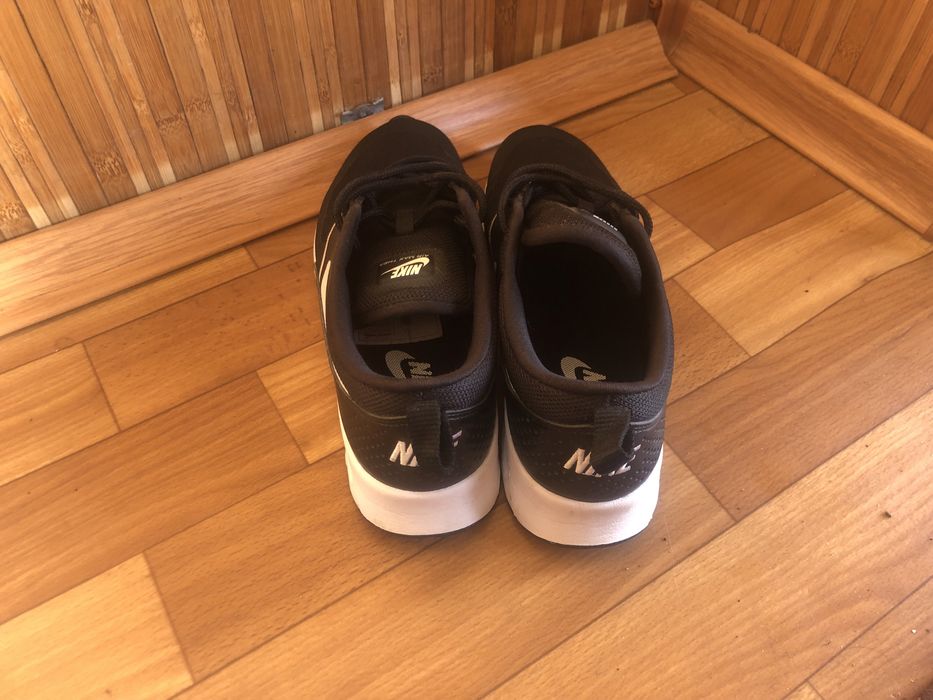 Кросівки nike розмір 38 стан ілеал