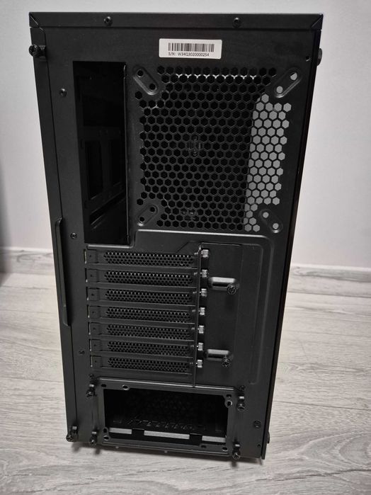 якісний корпус be quiet! Pure Base 500 Window Black. Trade-in