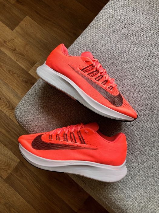 Жіночі кросівки Nike бігові