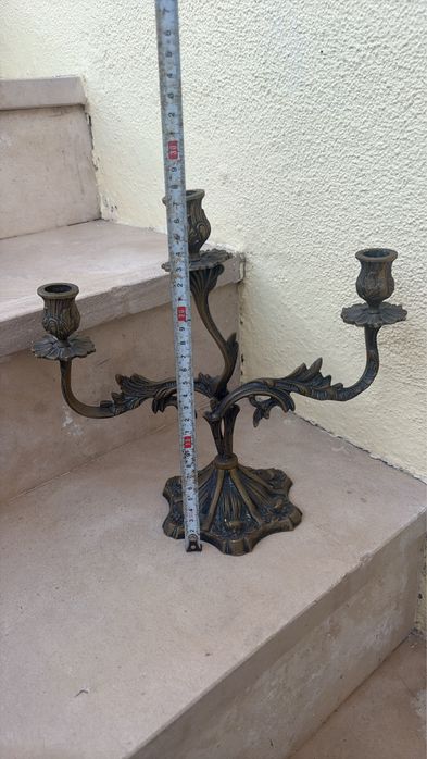 Candelabro de Mesa Vintage – 3 Braços – Metal Trabalhado