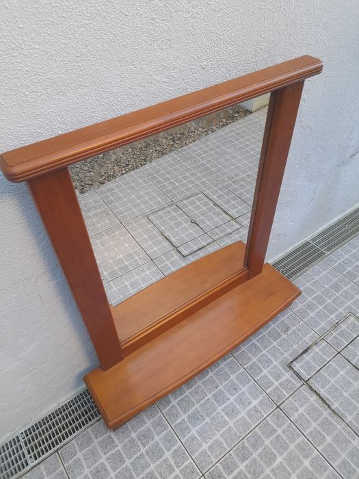 Espelho com moldura madeira