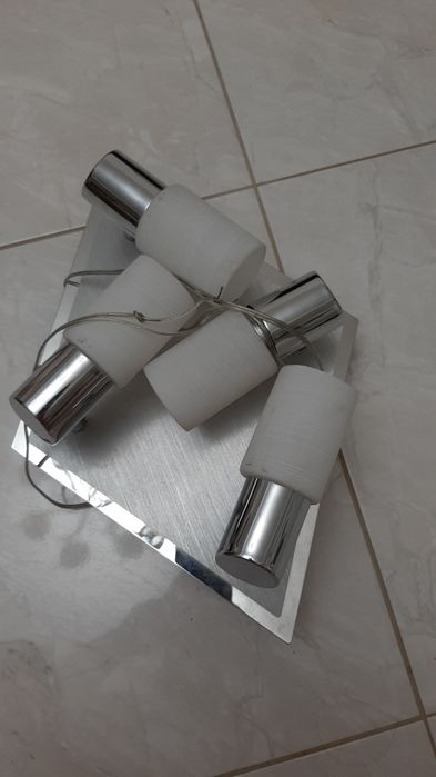 Люстра на 4 лед лампи