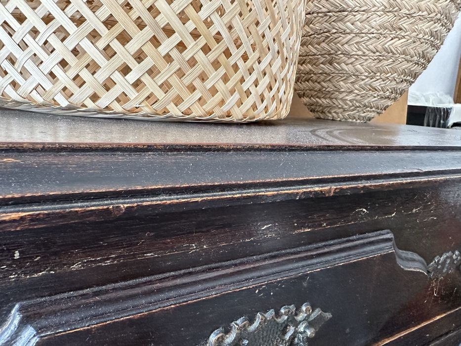 NEGOCIÁVEL: Cómoda 4 gavetas