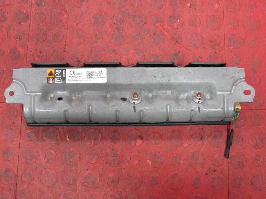 подушка руль коліна  Cadillac Lyriq