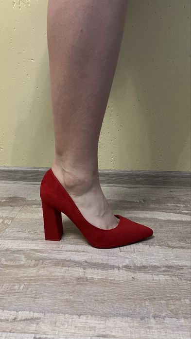 Туфлі жіночі червоні